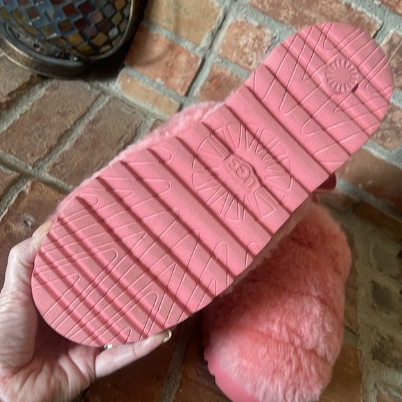 UGG Super Fluff Pink Slippers - Picture 5 of 6